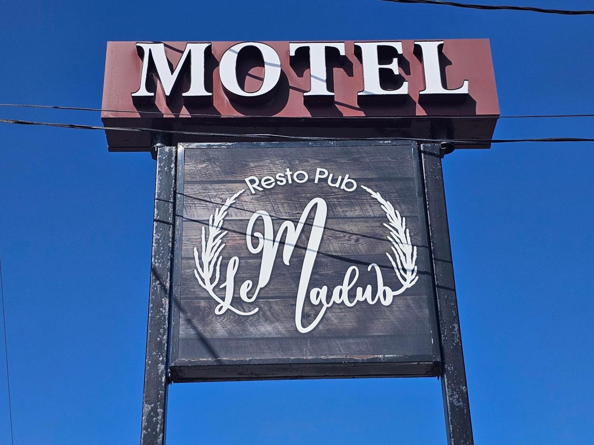 Resto Pub Motel Le Madub L'Isle-Verte 외부 사진