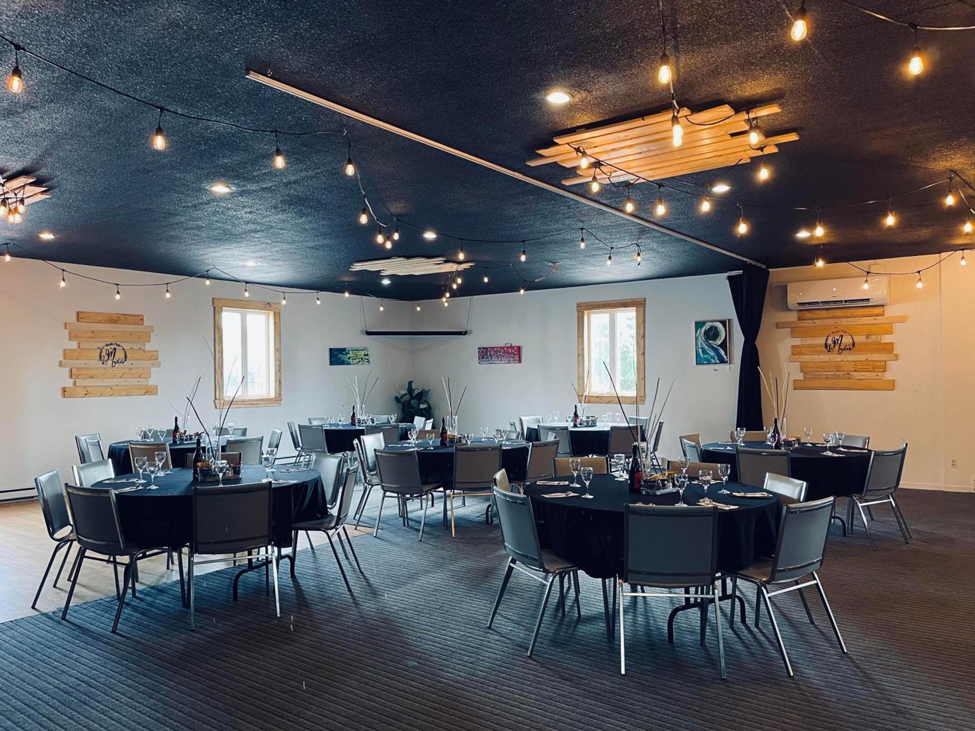 Resto Pub Motel Le Madub L'Isle-Verte 외부 사진